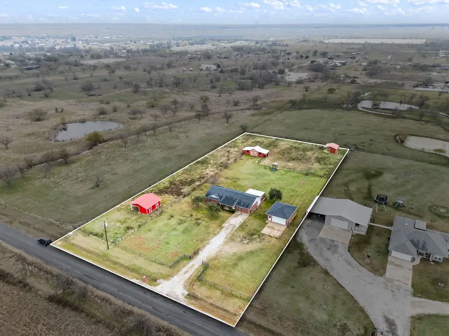 6935 H Lively Road, Ponder, TX 76259 - Image #2