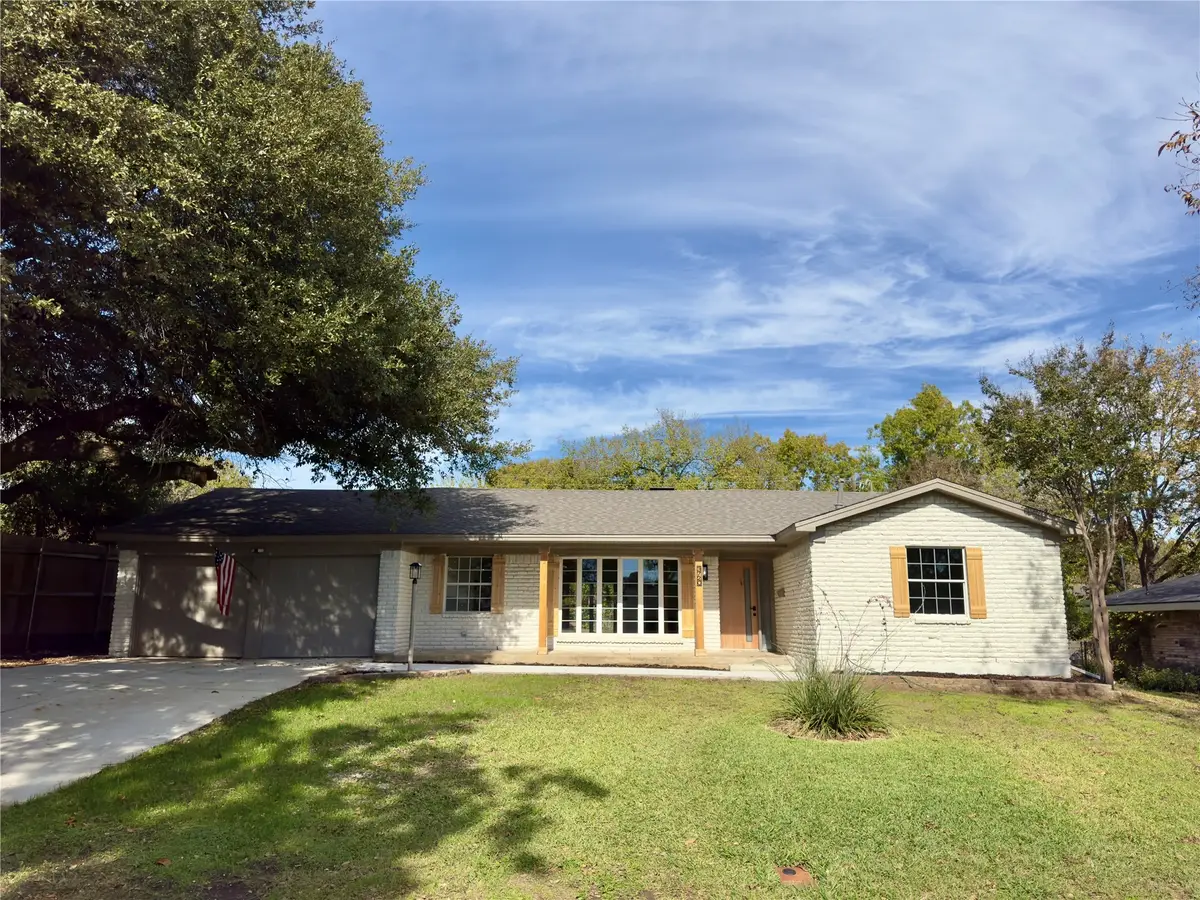 3720 Glenmont Drive, Fort Worth, TX 76133 - Image #1