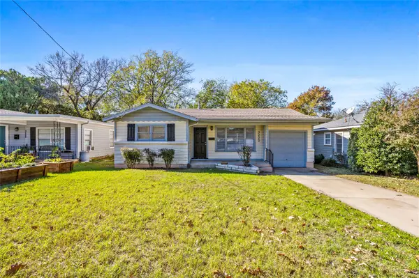 3220 Olive Place, Fort Worth, TX 76116