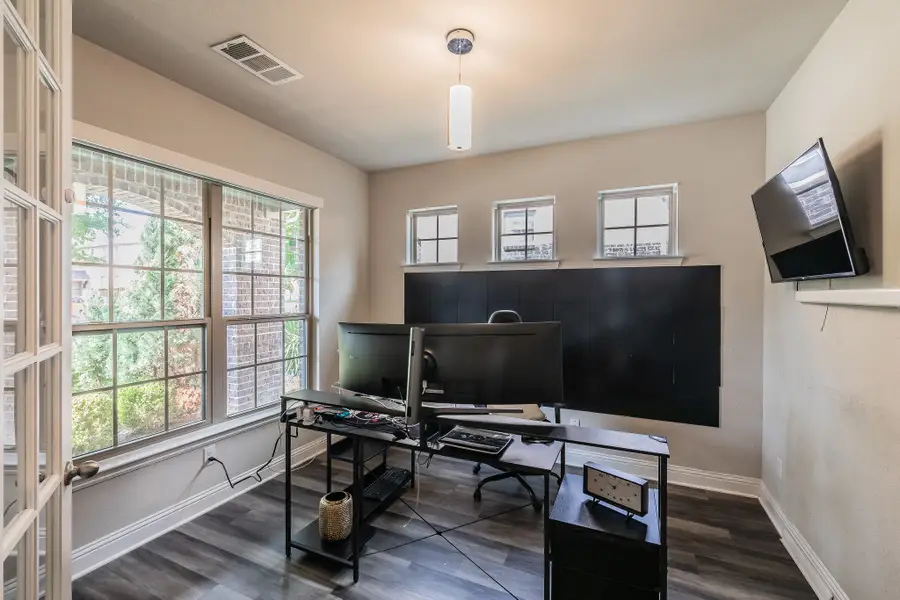 401 Mossy Rock Drive, McKinney, TX 75071 - Image #3