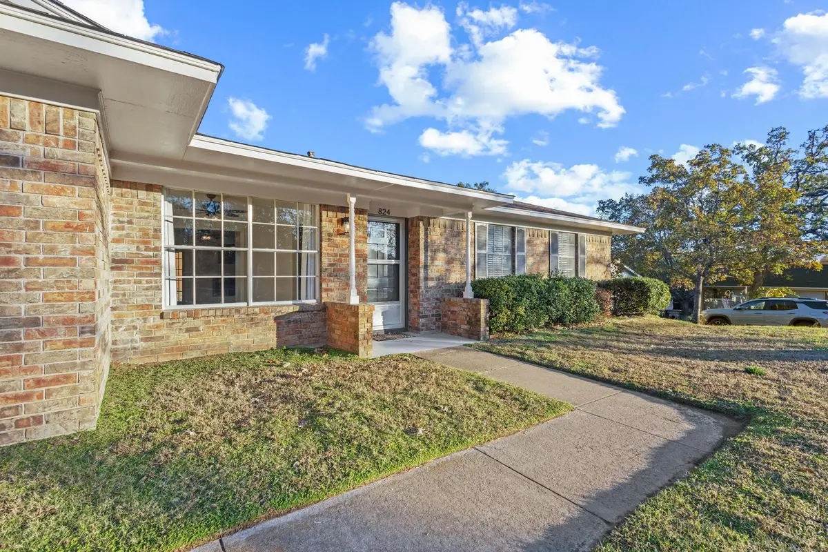 824 S Lillis Lane, Denison, TX 75020 - Image #1