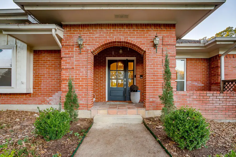 1804 Longbranch Court, Arlington, TX 76012 - Image #3