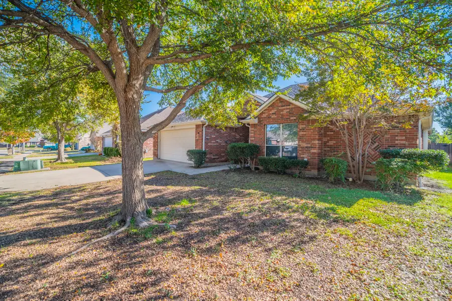 513 Greenvale Court, Saginaw, TX 76179 - Image #3