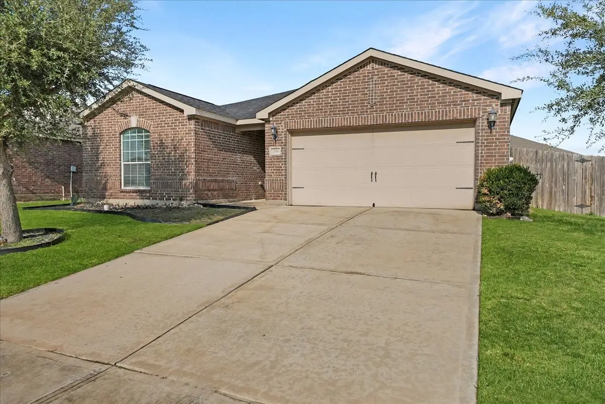 12916 Kingsgate Drive, Rhome, TX 76078 - Image #1