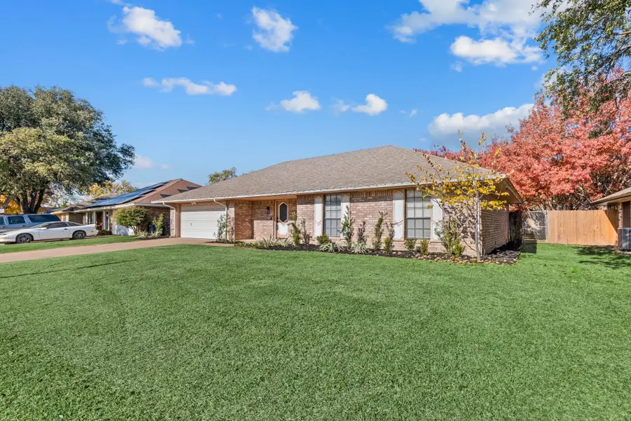 4105 Hemlock Street, Fort Worth, TX 76137 - Image #2