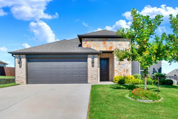 2112 Hill Crest Court, Weatherford, TX 76086