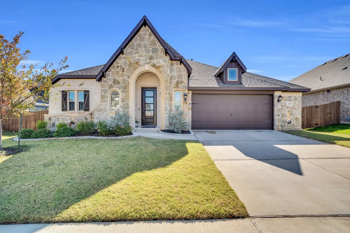208 Claywood Drive, Glenn Heights, TX 75154 - Image #1
