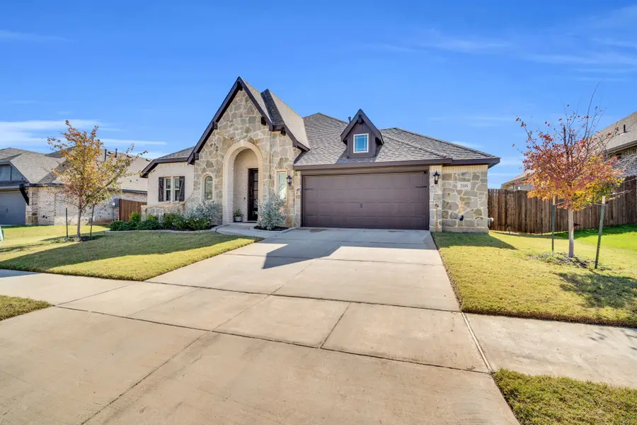 208 Claywood Drive, Glenn Heights, TX 75154 - Image #3