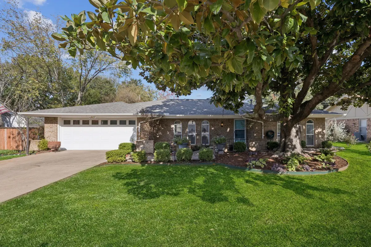 816 Donna Drive, Hurst, TX 76053 - Image #1