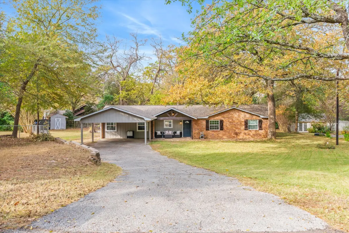 105 Grass Knoll Drive, Hideaway, TX 75771 - Image #1