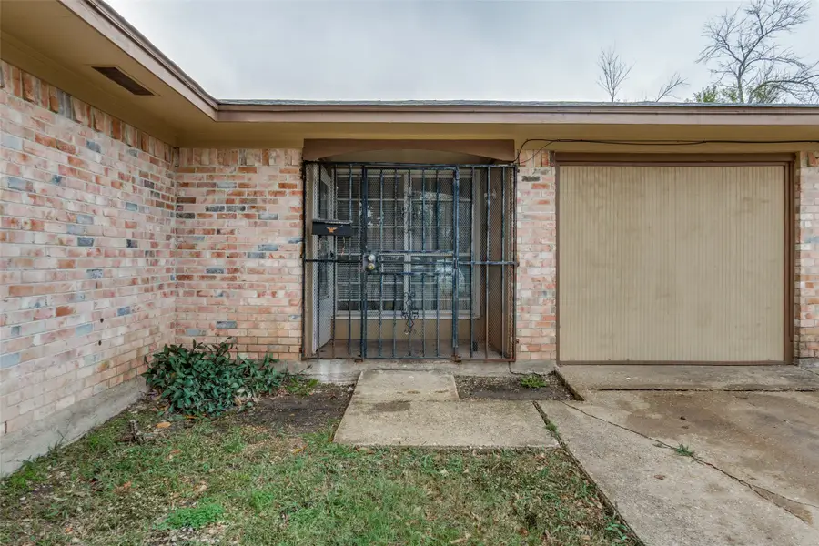 3336 Pacesetter Drive, Dallas, TX 75241 - Image #3