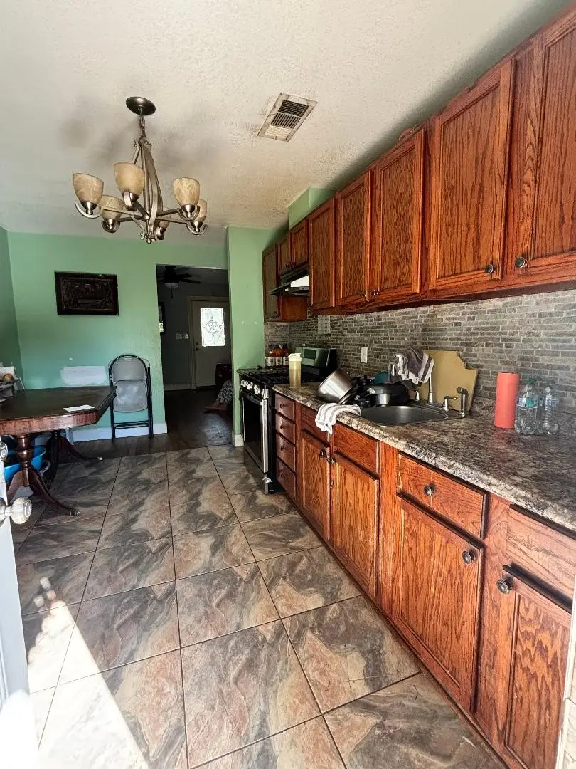 2577 22nd Street, Fort Worth, TX 76106 - Image #3