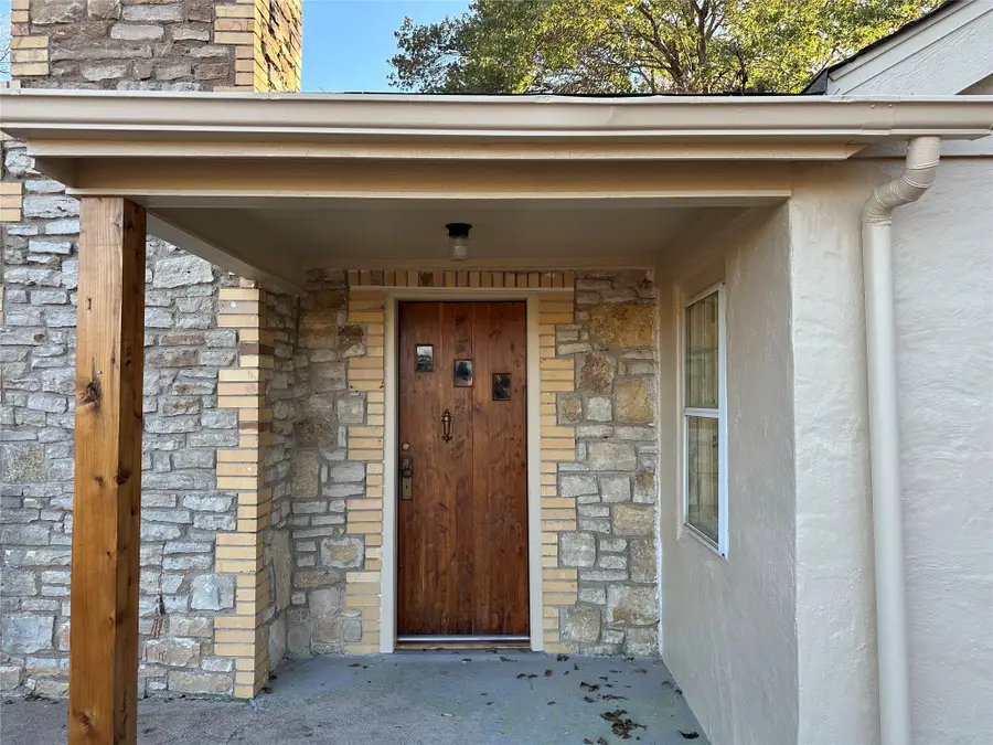900 W Wrights Avenue, Comanche, TX 76442 - Image #2