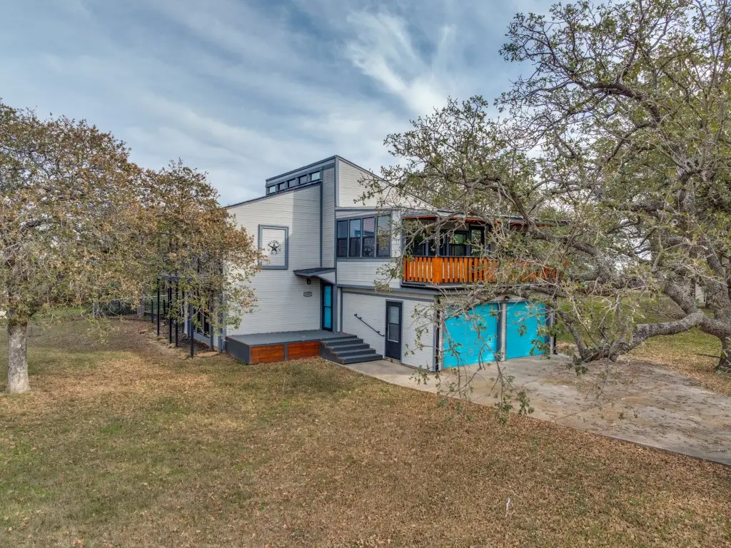 237 Runaway Bay Drive, Runaway Bay, TX 76426 - Image #1