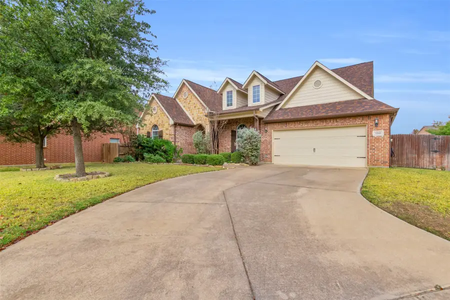 1208 Claire Court, Burleson, TX 76028 - Image #2