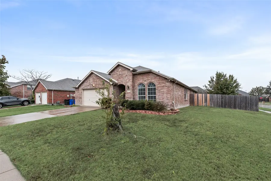 100 Lone Oak Court, Forney, TX 75126 - Image #2