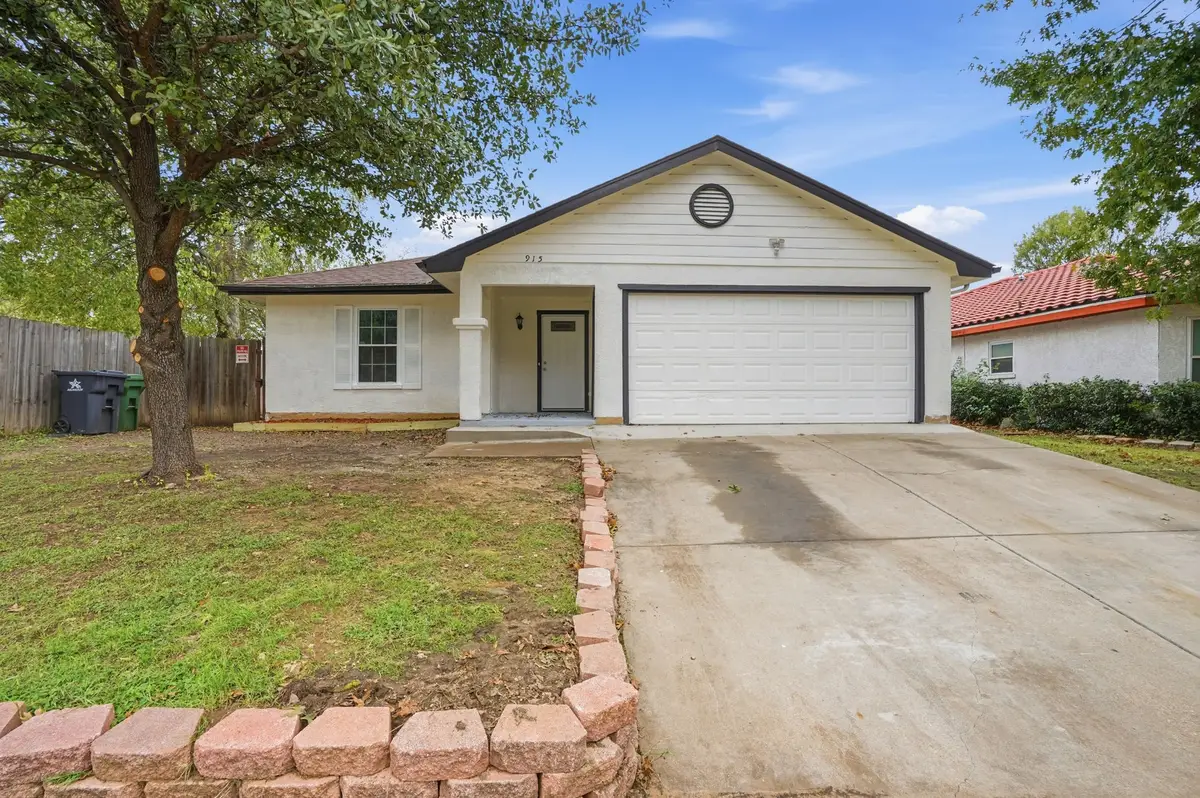 915 High Point Road, Arlington, TX 76015 - Image #1