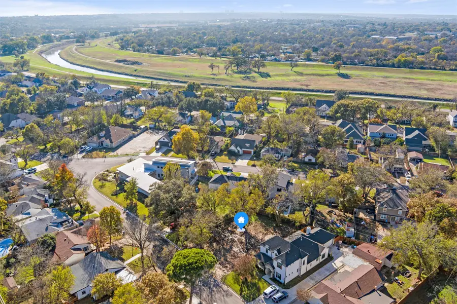 829 Northwood Road, Fort Worth, TX 76107 - Image #2