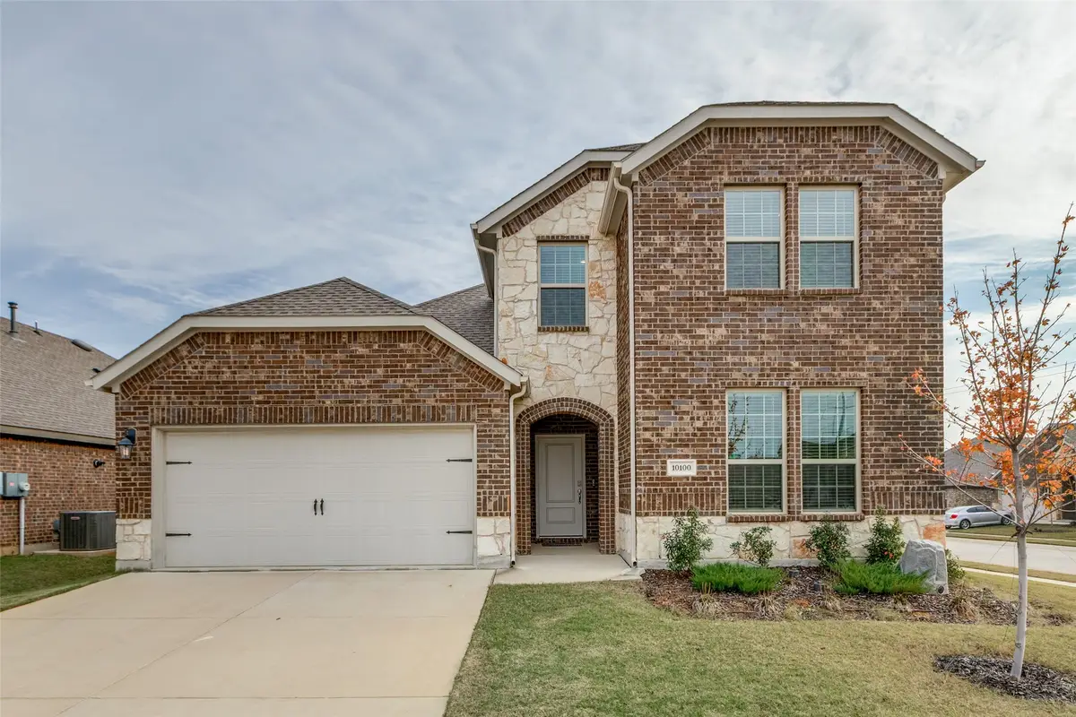 10100 Breezeway Drive, Aubrey, TX 76227 - Image #1