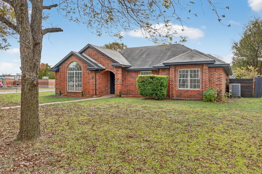 607 Rawlins Drive, Lancaster, TX 75146 - Image #3