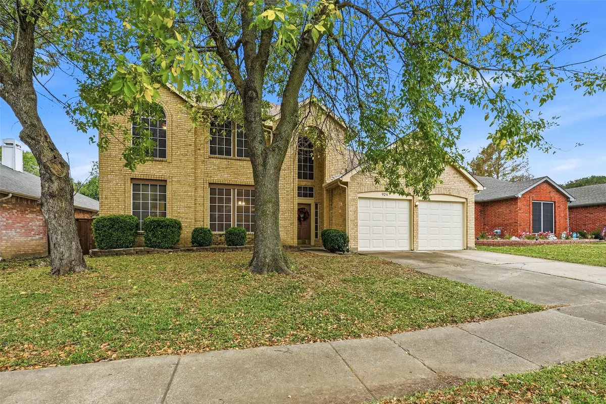924 Rio Vista Lane, Arlington, TX 76017 - Image #1