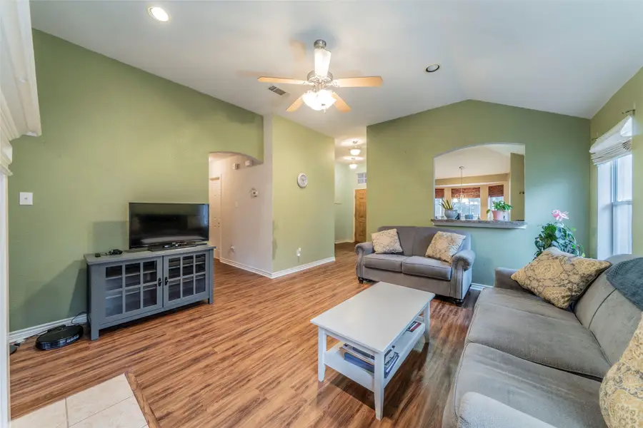 2204 Cancun Drive, Mansfield, TX 76063 - Image #2