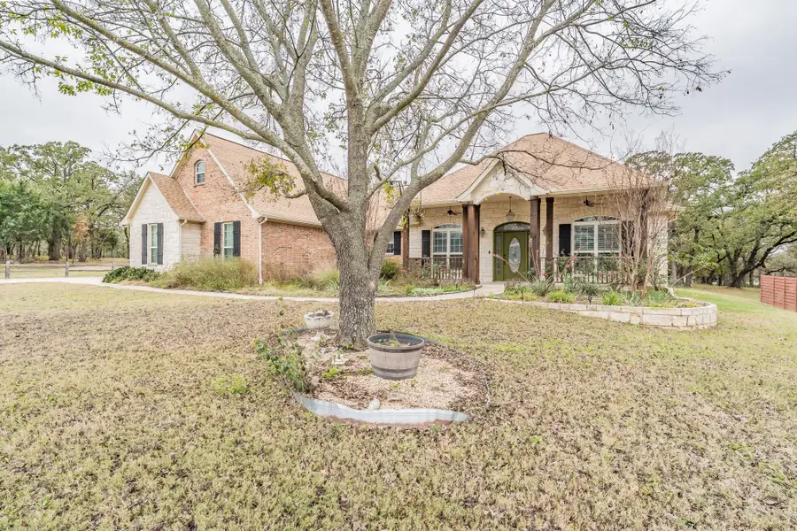 112 Amanda Court, Briar, TX 75023 - Image #2