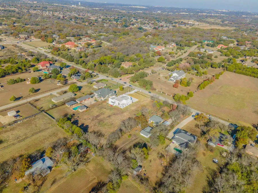 1124 W Pleasant Run Road, Desoto, TX 75115 - Image #2