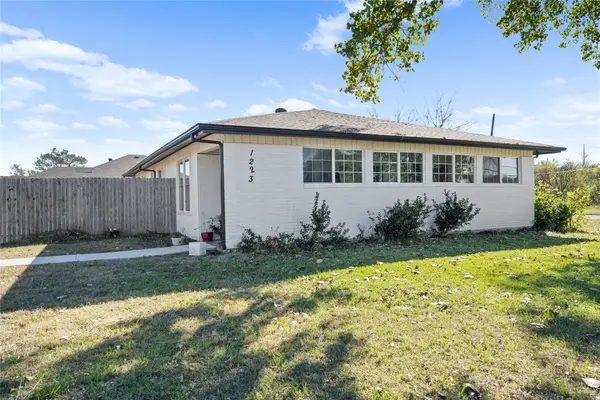 1223 Country Club Road, Cleburne, TX 76033