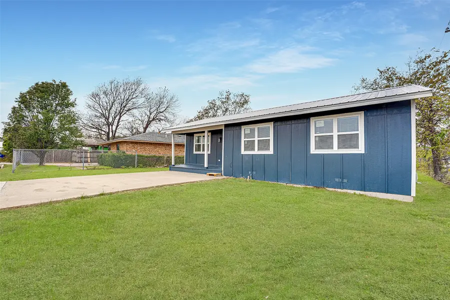 308 Avenue E, Ennis, TX 75119 - Image #2