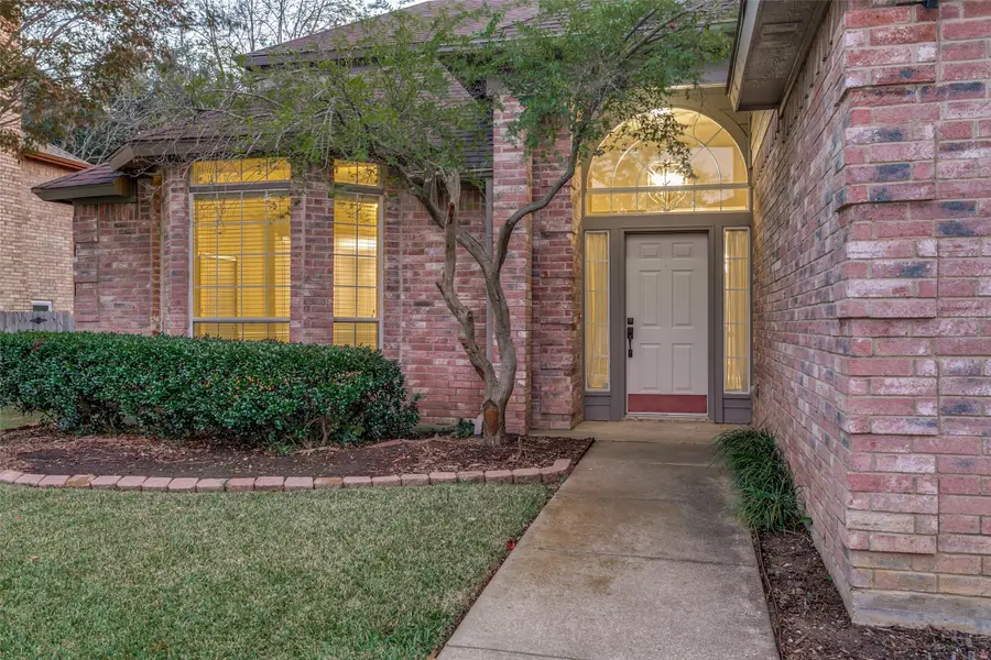 703 Sabel Ridge Lane, Grapevine, TX 76051 - Image #3