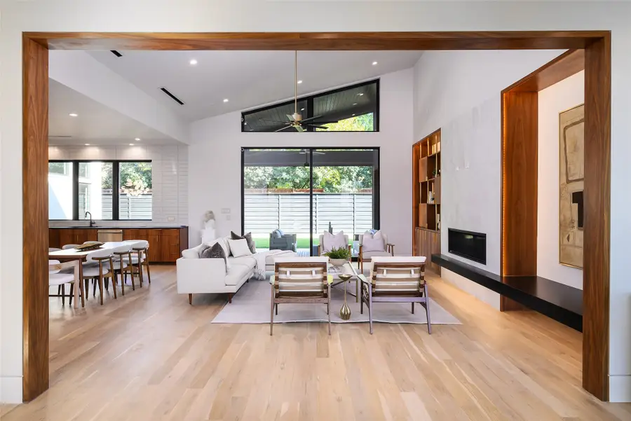 10142 Coppedge Lane, Dallas, TX 75229 - Image #3