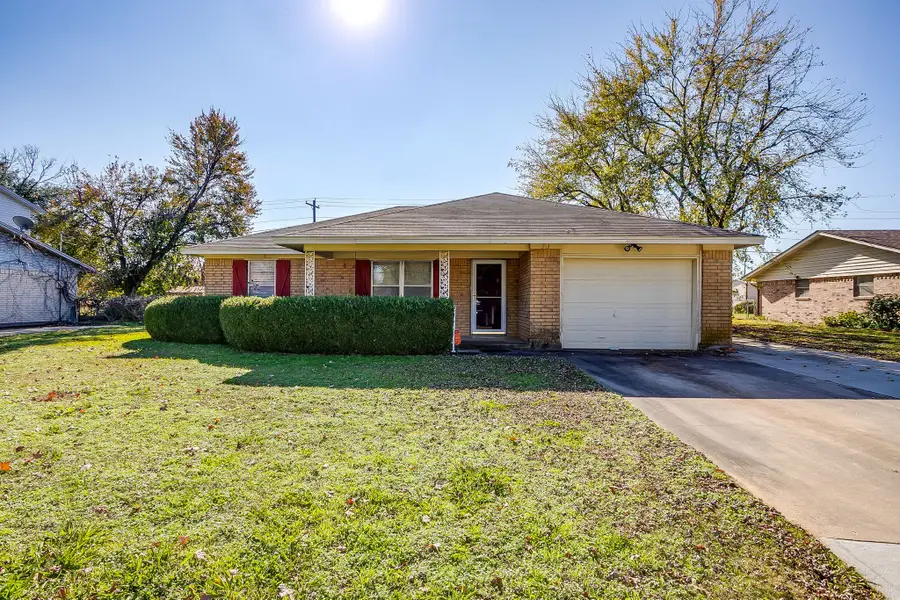 313 Texoma Drive, Whitesboro, TX 76273 - Image #3