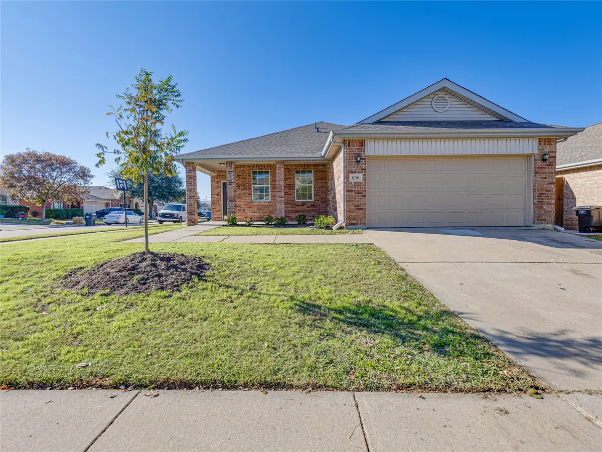 8701 Gaines Drive, Fort Worth, TX 76244 - Image #1