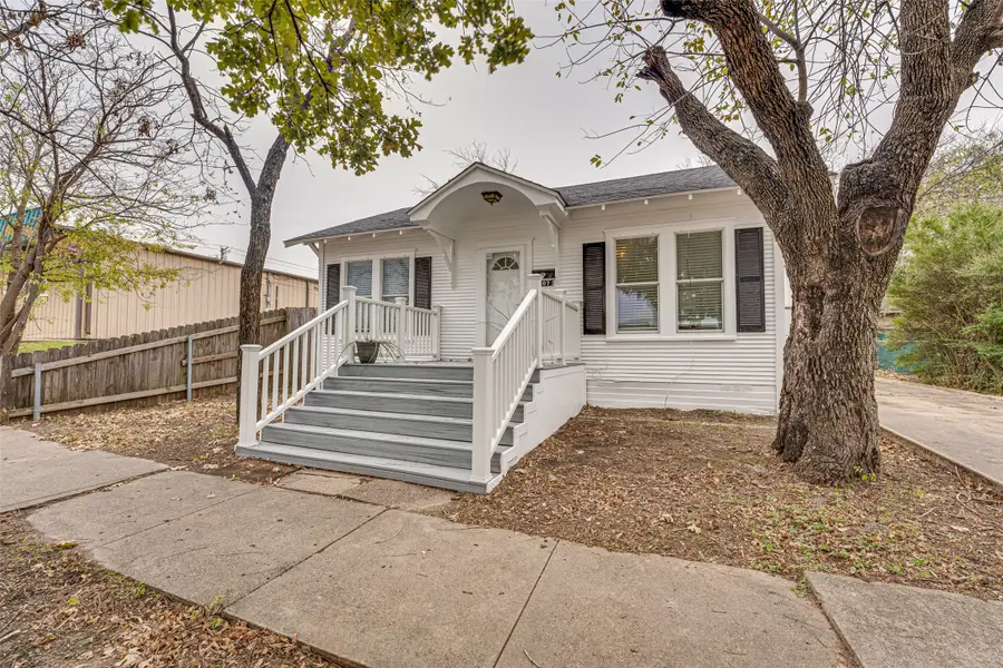 107 N Shawnee Street, Ennis, TX 75119 - Image #3