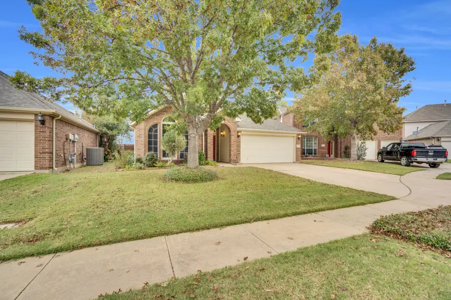 10620 Donnis Drive, Fort Worth, TX 76244 - Image #2