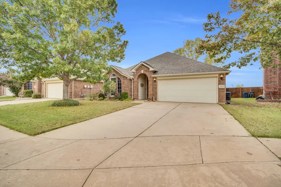 10620 Donnis Drive, Fort Worth, TX 76244 - Image #3