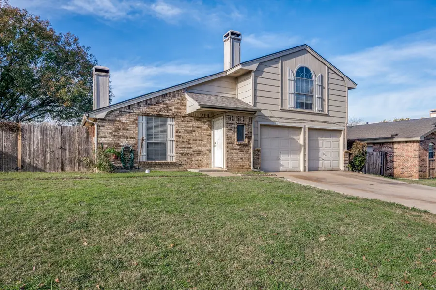 803 Canary Lane, Mansfield, TX 76063 - Image #2