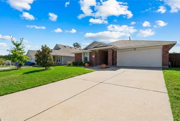 215 Willow Creek Lane, Terrell, TX 75160