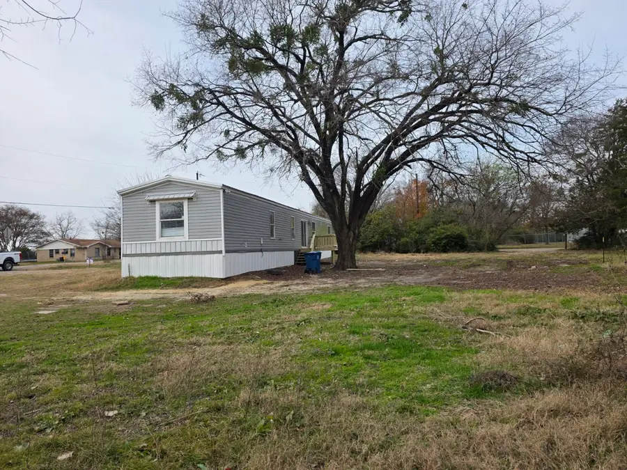 1201 S Patterson Street, Campbell, TX 75422 - Image #2
