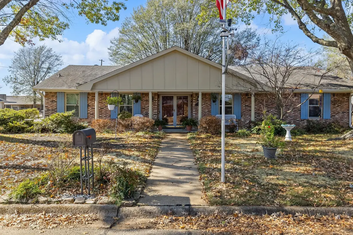 1115 36th Street Ne, Paris, TX 75462 - Image #1