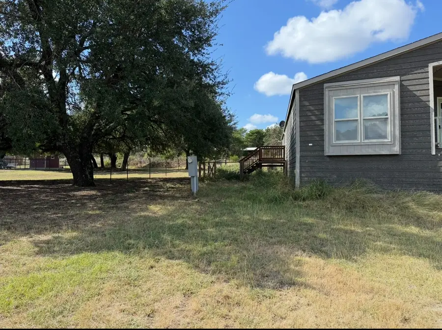 221 Farmhouse Road, Springtown, TX 76082 - Image #2