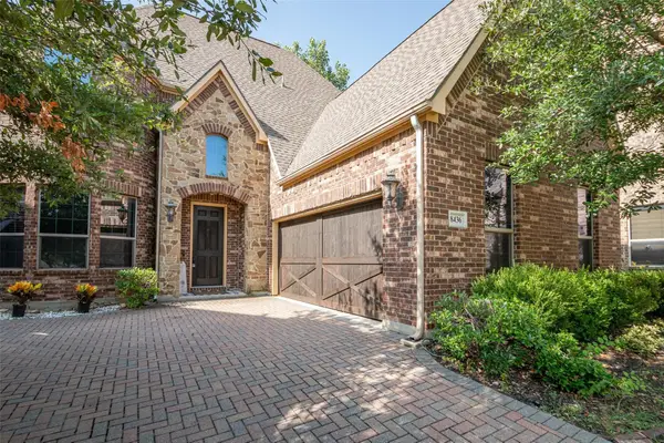 8436 Town Walk Drive, North Richland Hills, TX 76182