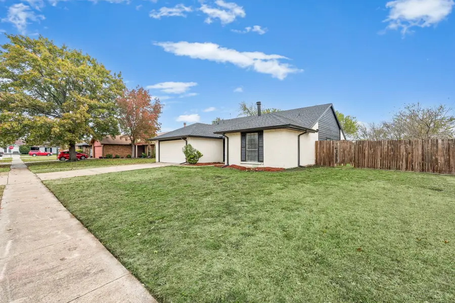 4809 Trailwood Drive, Grand Prairie, TX 75052 - Image #3