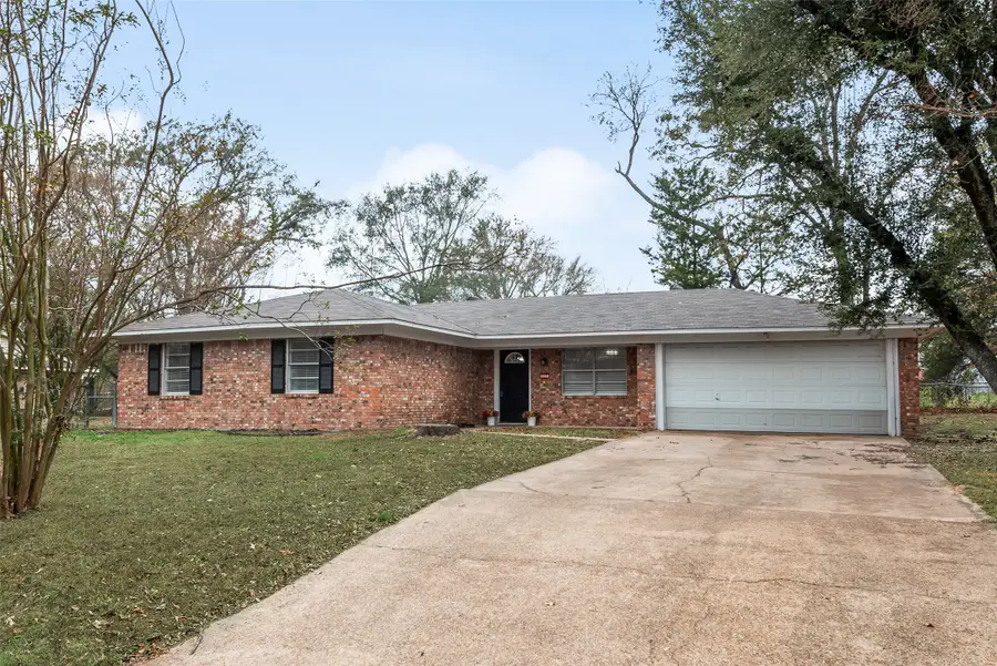 377 Nichols Drive, Canton, TX 75103 - Image #2