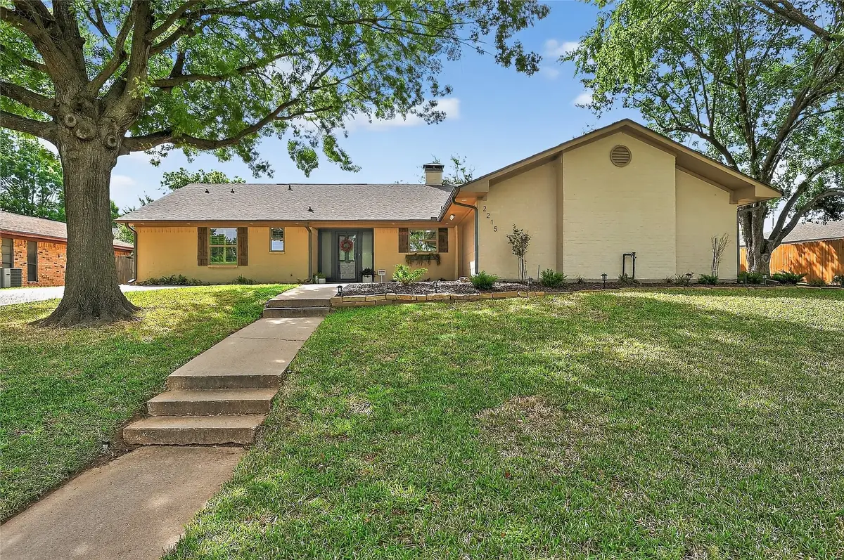 2215 Oak Creek Drive, Sherman, TX 75092 - Image #1