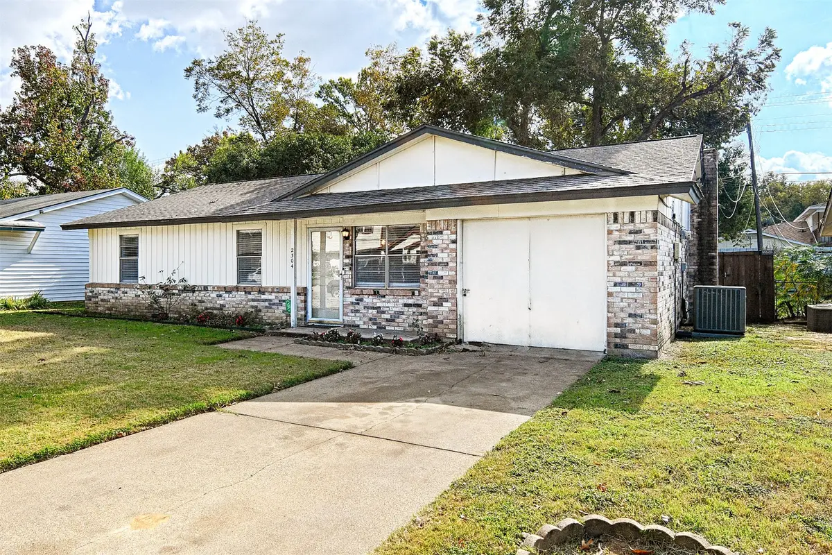 2304 Meadow Crest, Irving, TX 75060 - Image #1