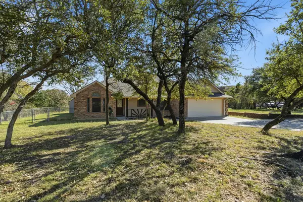 420 Valley Trail Drive, Weatherford, TX 76087