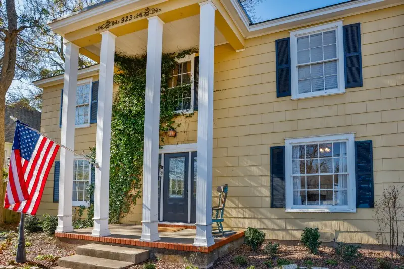 923 S Lindsay Street, Gainesville, TX 76240 - Image #2