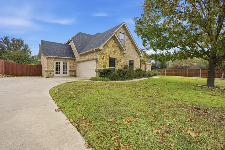 1104 Lynnwood Drive, Cleburne, TX 76033 - Image #3
